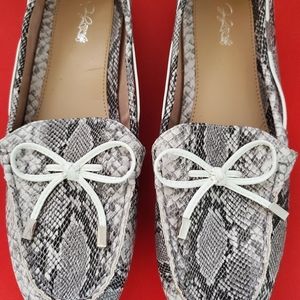 Snakeskin loafers size 10